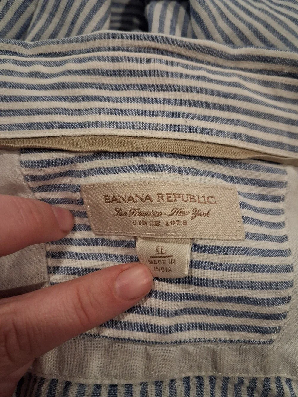 Banana Republic Mens Size XL 100% Linen Blue/White Stripes Shirt